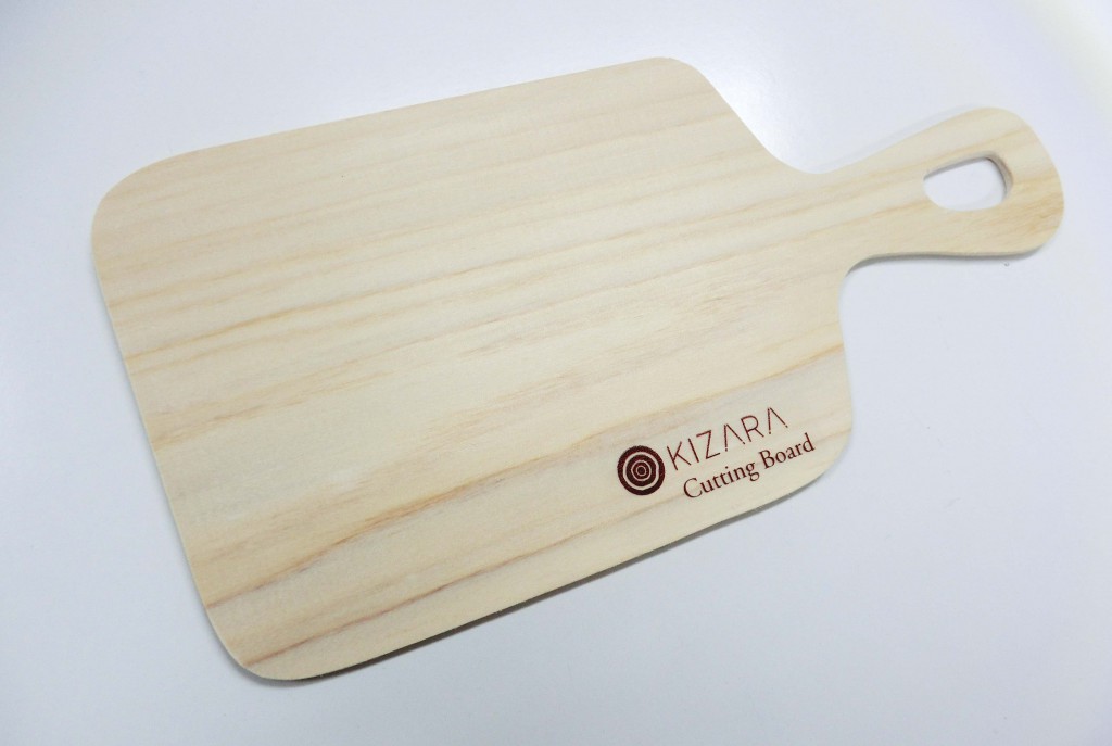 ヒノキのカッティングボード（厚さ2.6mm） | KIZARA Products ｜木製ノベルティ